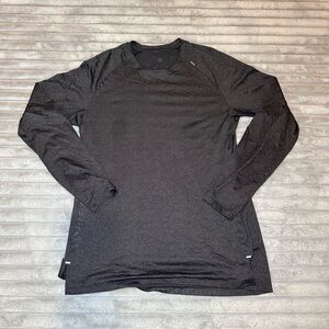 lululemon athletica Men's Black Long-Sleeve Athletic Tee